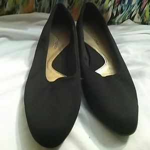 Black prediction shoes sz6
